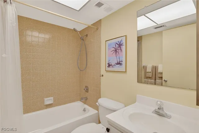 $174,900 | 12501 McGregor Boulevard, Unit 28, Fort Myers, FL 33919