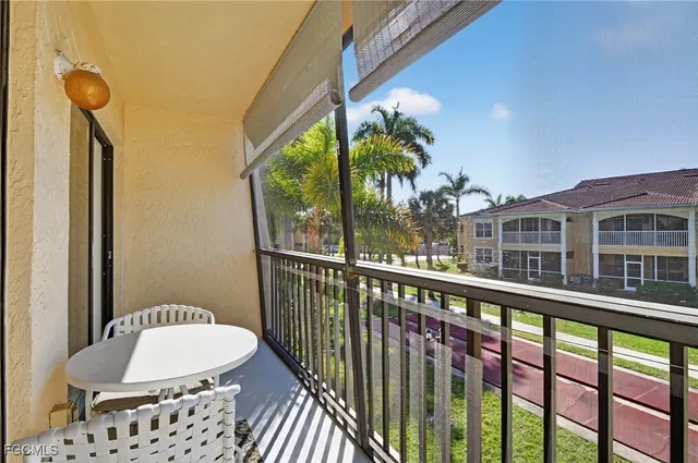 $174,900 | 12501 McGregor Boulevard, Unit 28, Fort Myers, FL 33919