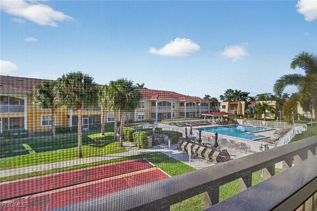 $174,900 | 12501 McGregor Boulevard, Unit 28, Fort Myers, FL 33919