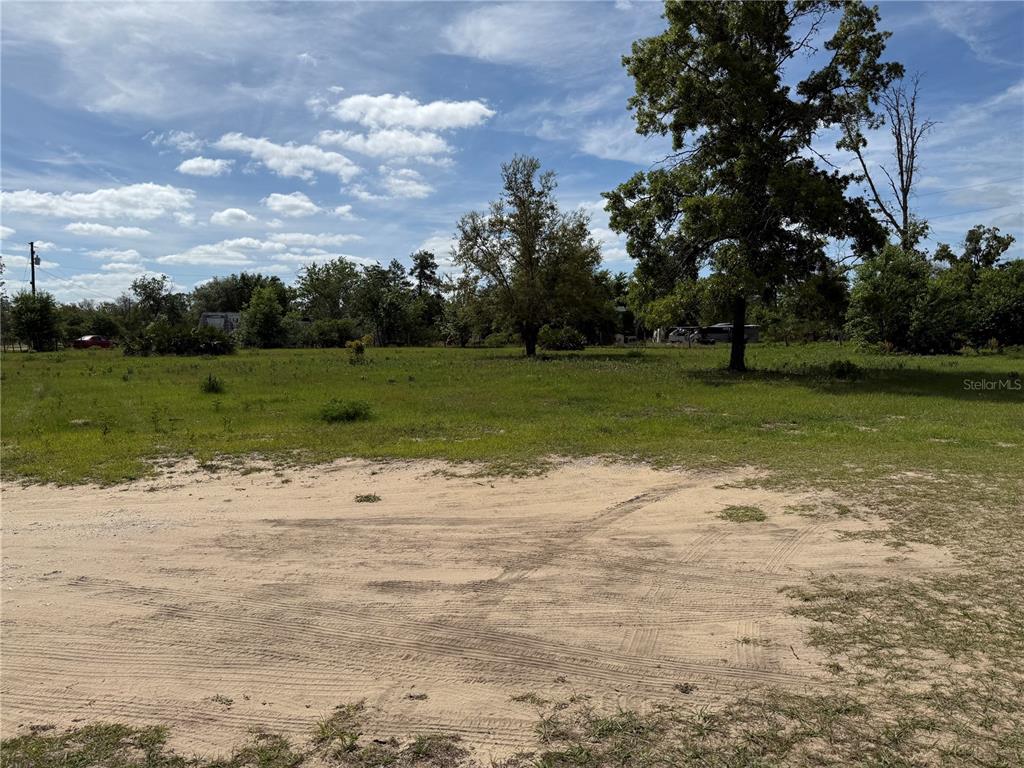 11090 Southeast 165th Terrace Road Ocklawaha, FL 32179 - Photo 31 of 39
