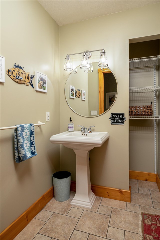 1708 North Setterbo Road Suttons Bay, MI 49682 - Photo 31 of 45 1890617-31.JPG