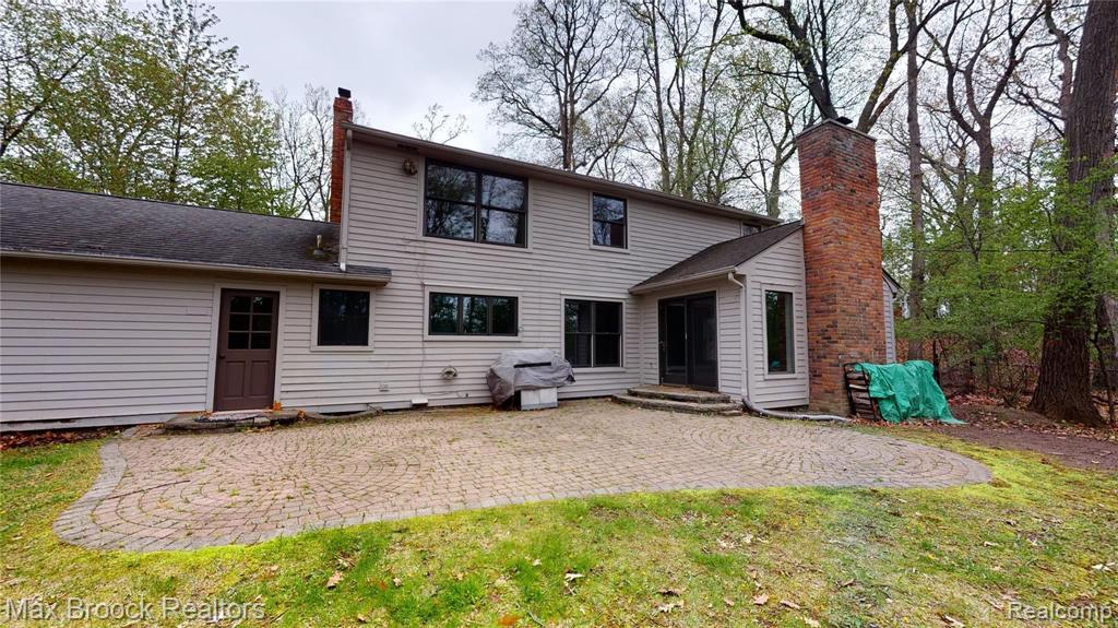 4990 Arrowhead Road West Bloomfield, MI 48323 - Photo 38 of 48