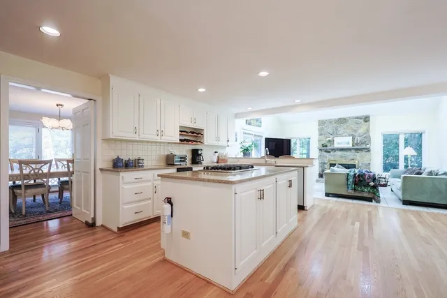 $1,200,000 | 8 Fieldstone Lane, Natick, MA 01760