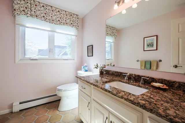 $1,200,000 | 8 Fieldstone Lane, Natick, MA 01760