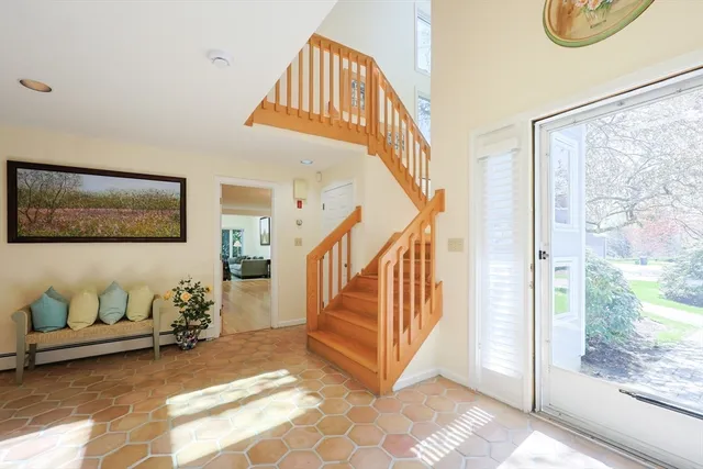 $1,200,000 | 8 Fieldstone Lane, Natick, MA 01760