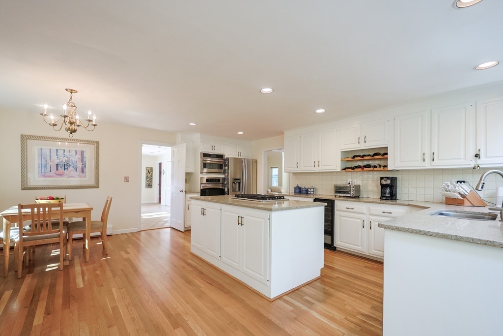 8 Fieldstone Lane Natick, MA 01760 - Photo 10 of 38