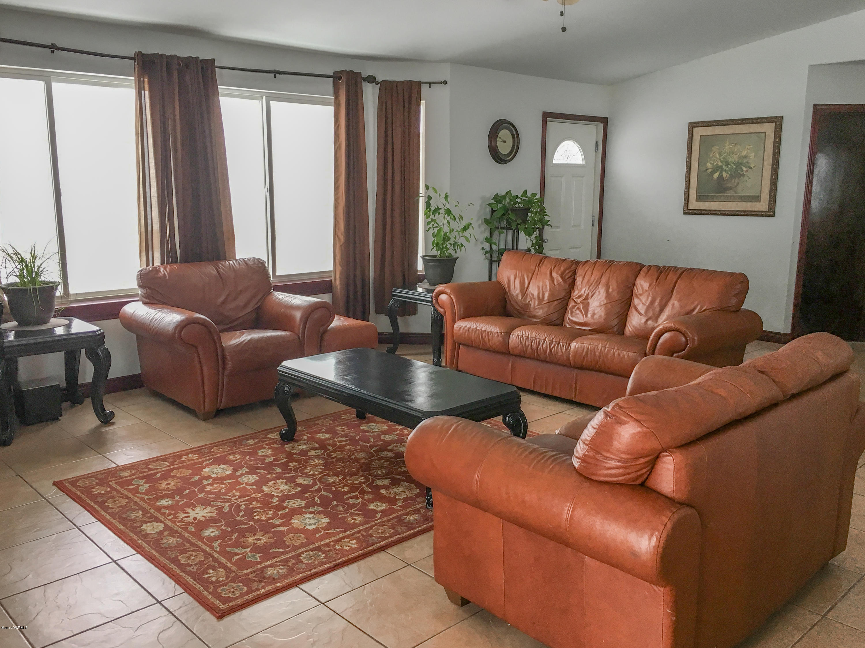 371 West Canyon Road Yakima, WA 98908 - Photo 4 of 10 a living room with furniture rug and window