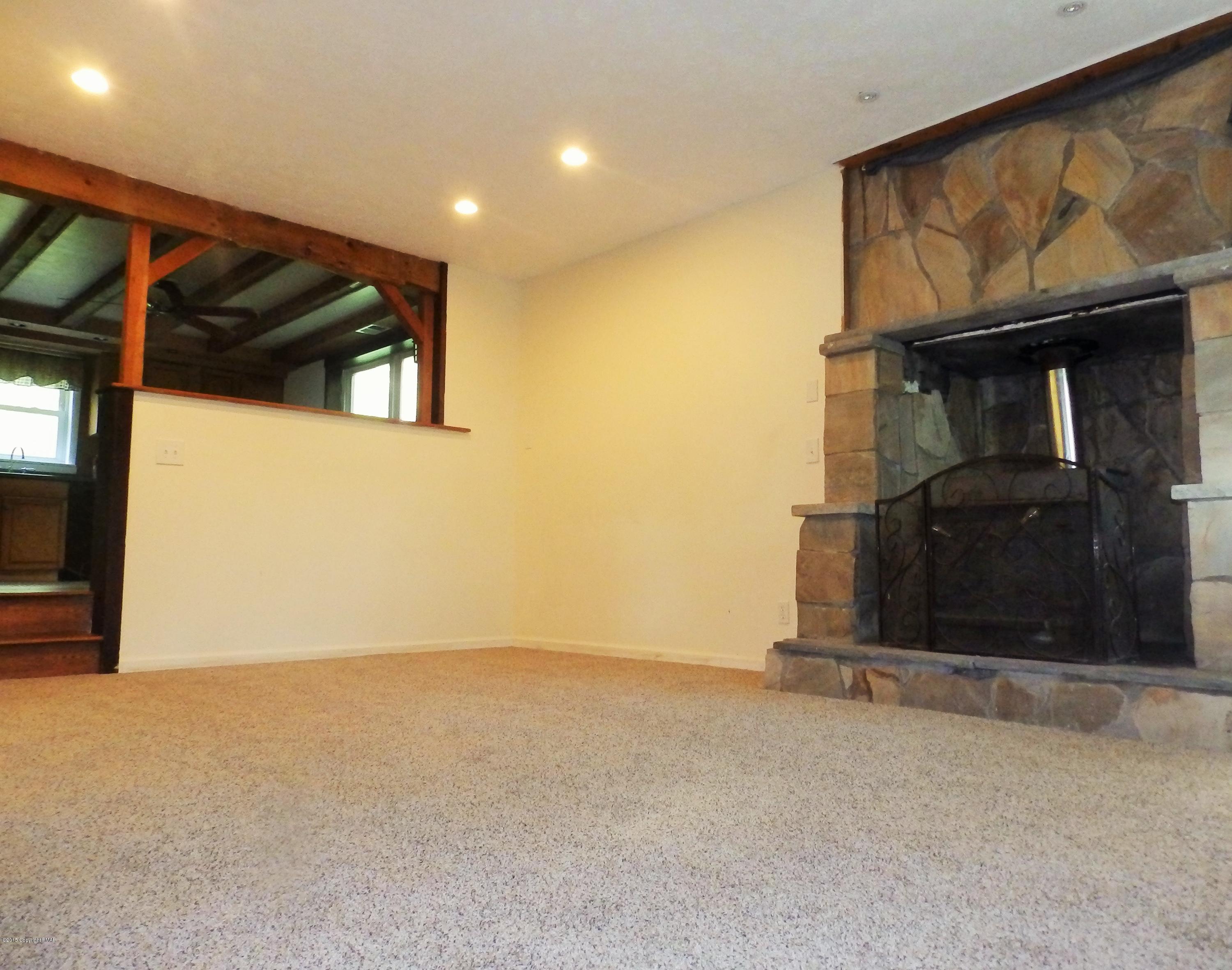 421 Leander Road East Stroudsburg, PA 18302 - Photo 5 of 15 P8040101