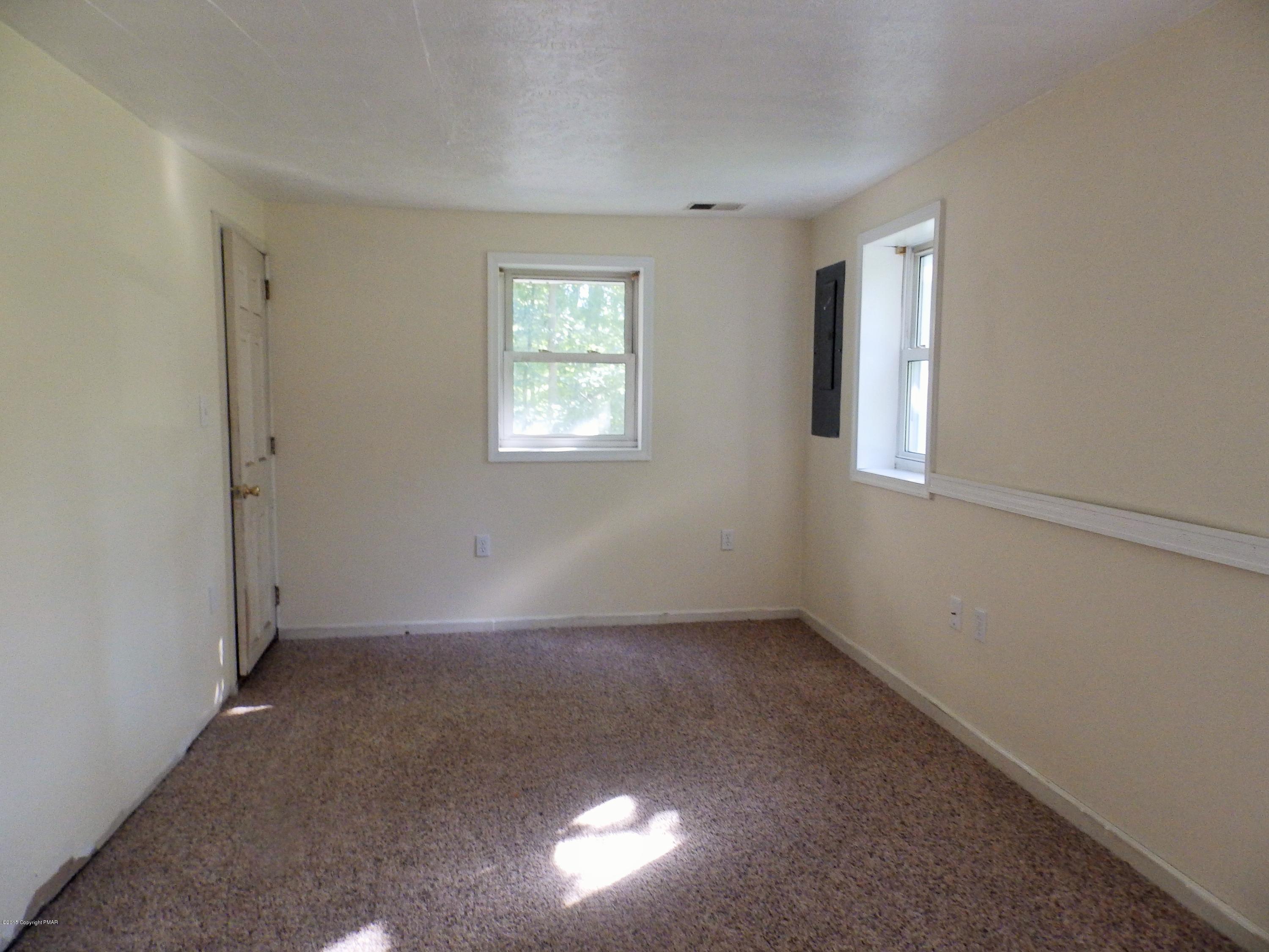 421 Leander Road East Stroudsburg, PA 18302 - Photo 7 of 15 P7240071