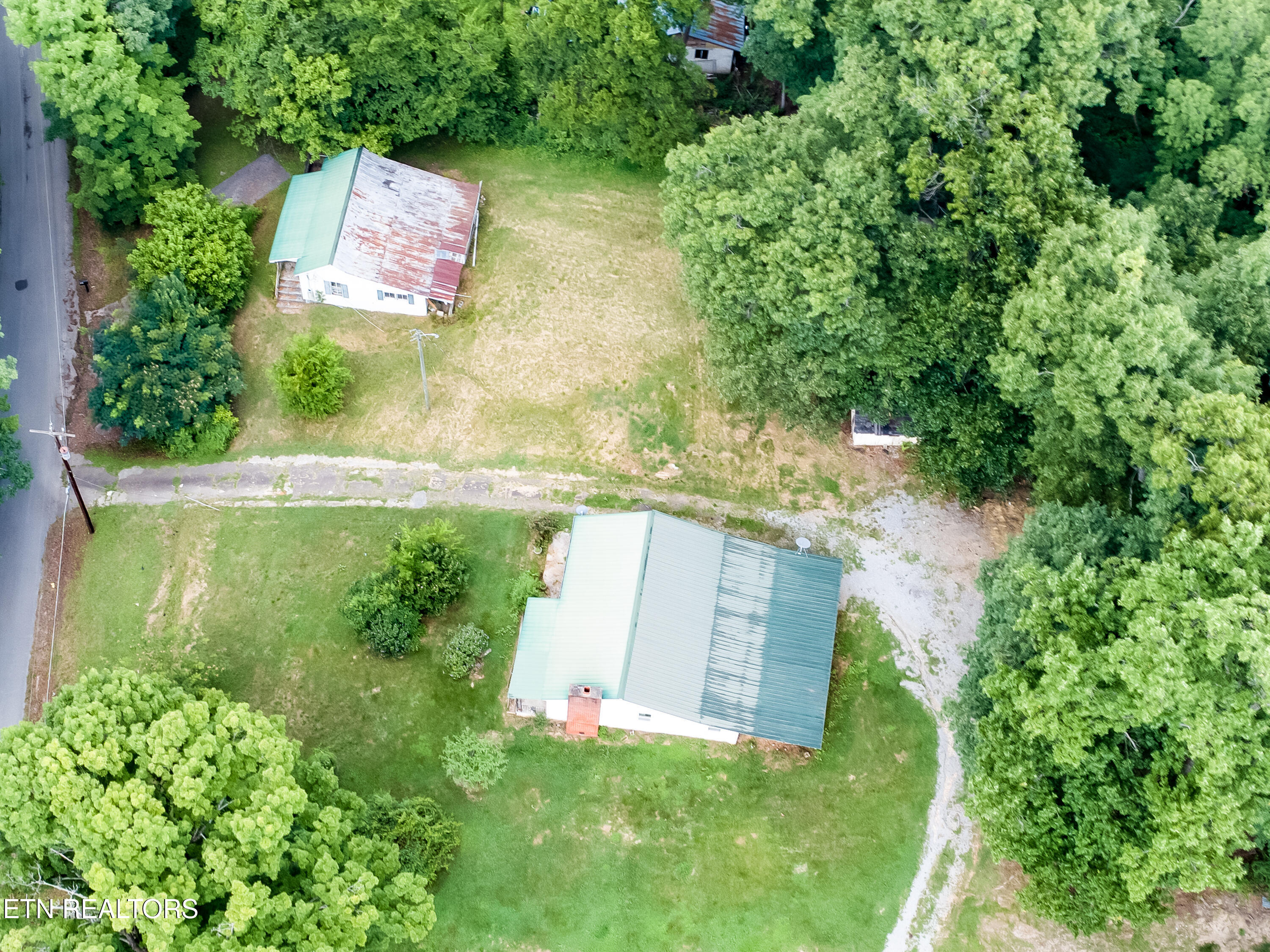 2518 Roseberry Road Mascot, TN 37806 - Photo 2 of 41 026-SMALL