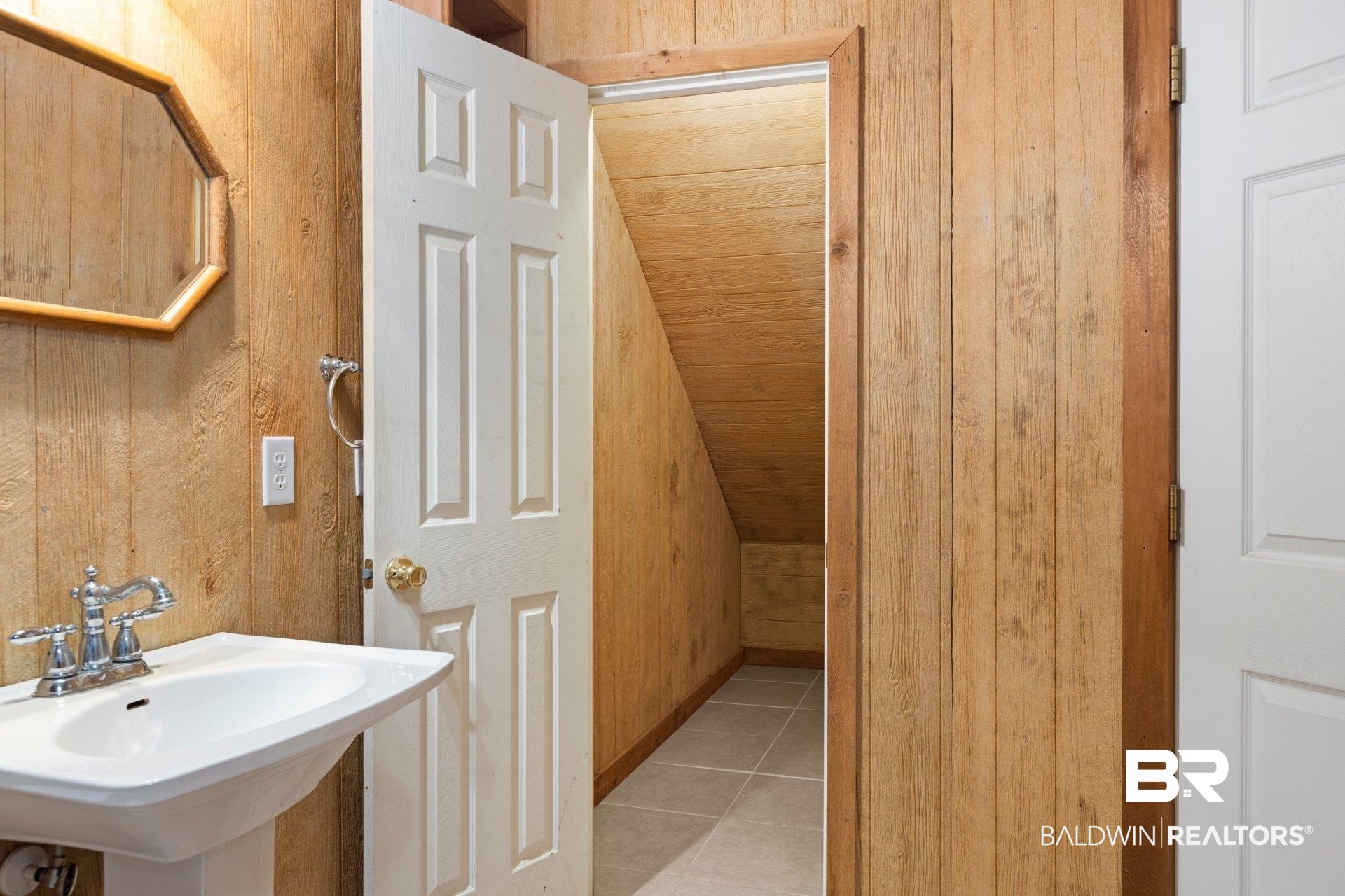 13750 County Road 26 Foley, AL 36535 - Photo 23 of 38 1st Floor Bathroom