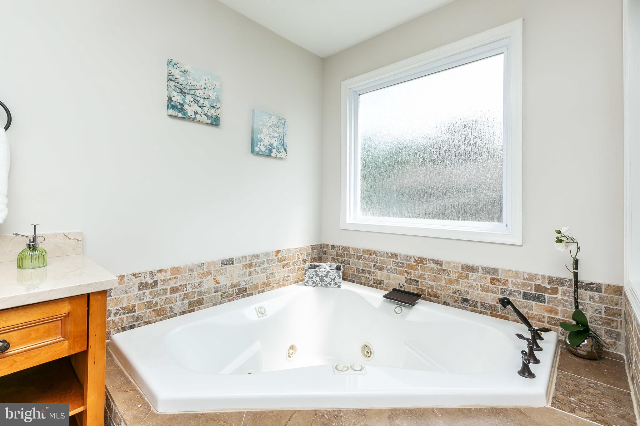 28 Ridgefield Road Lutherville-Timonium, MD 21093 - Photo 24 of 62 Master Bath