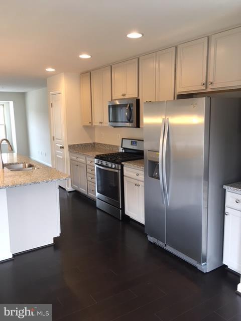 9940 Ravenhurst Road Middle River, MD 21220 - Photo 5 of 10 Kitchen