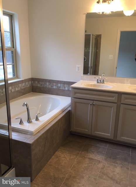 9940 Ravenhurst Road Middle River, MD 21220 - Photo 6 of 10 Bath (Master)