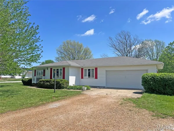 $280,000 | 172 Ballpark Trail, Litchfield, IL 62056