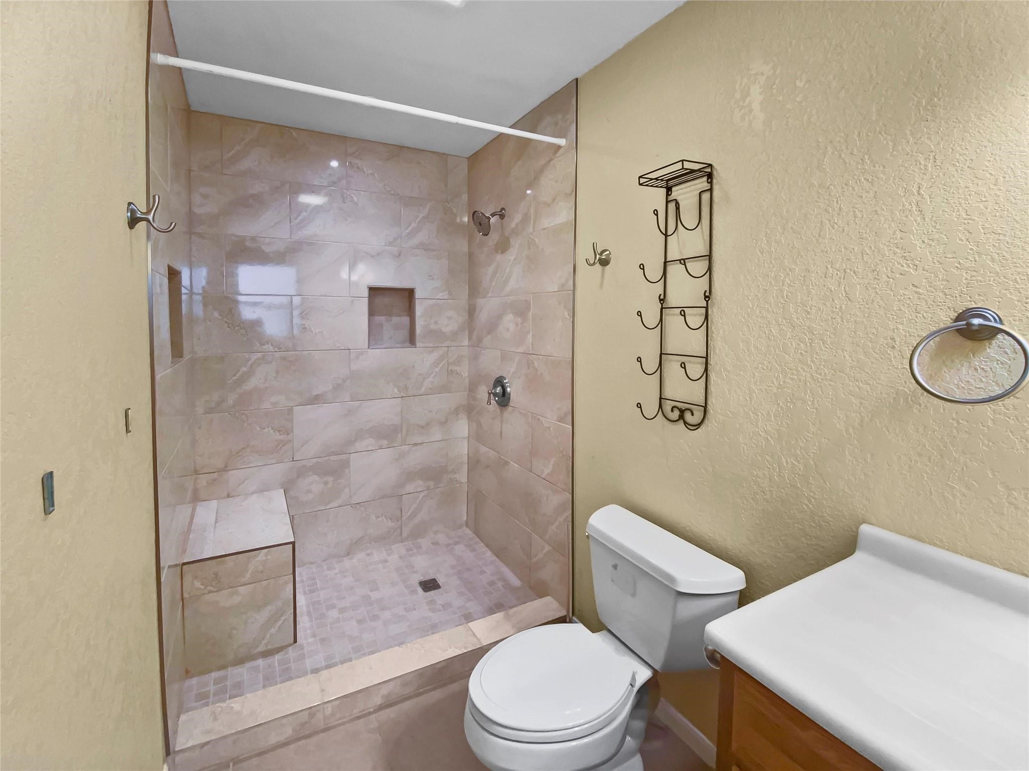 516 Dwyer Street Angleton, TX 77515 - Photo 11 of 18