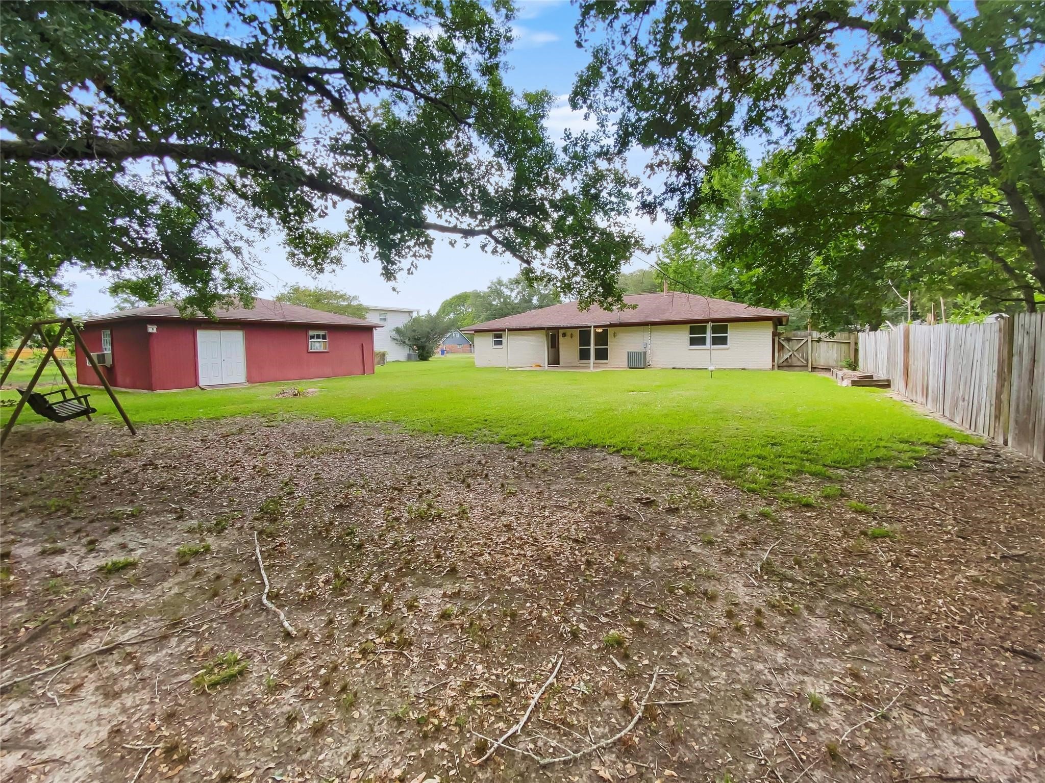 516 Dwyer Street Angleton, TX 77515 - Photo 16 of 18