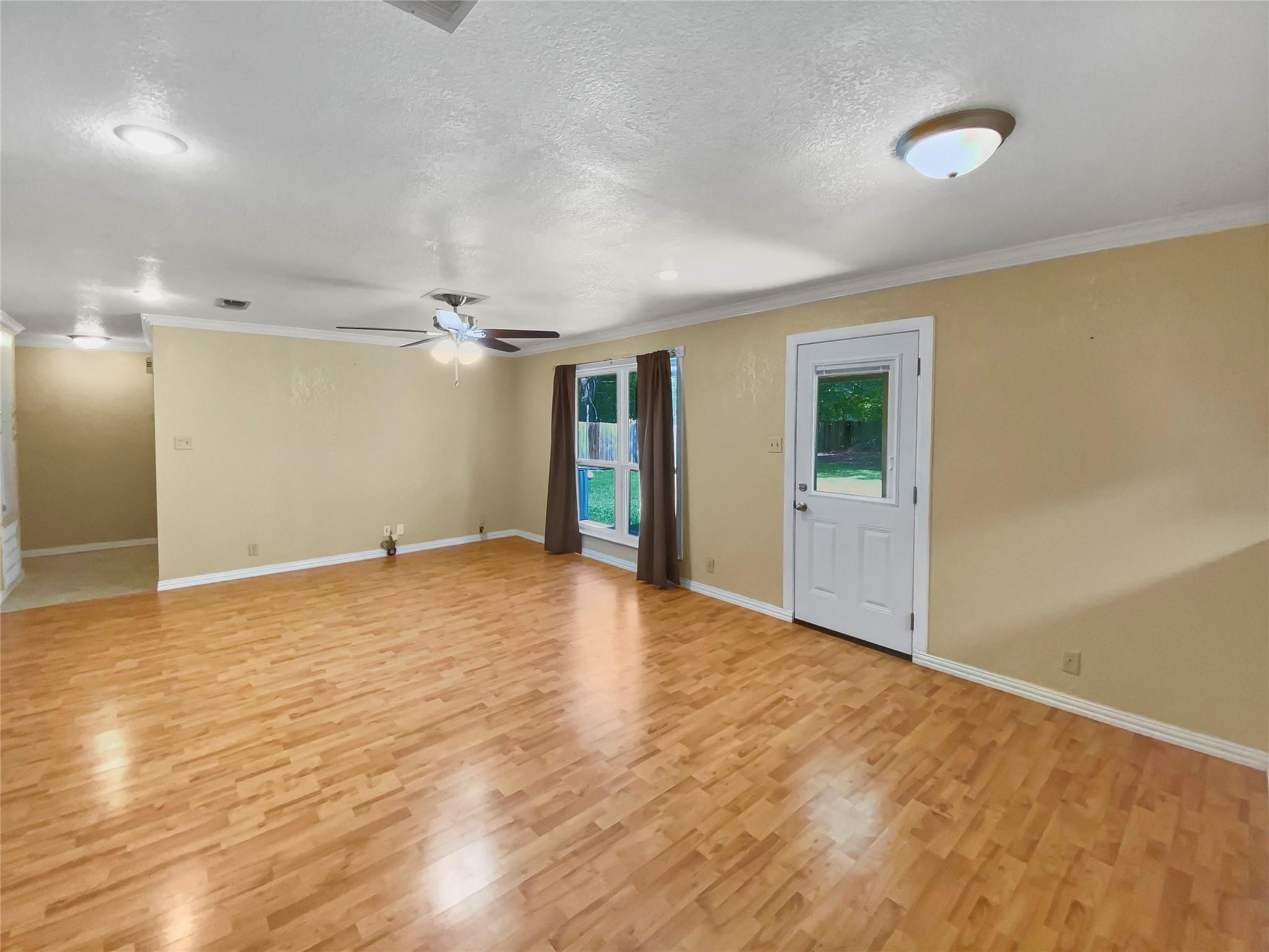 516 Dwyer Street Angleton, TX 77515 - Photo 4 of 18