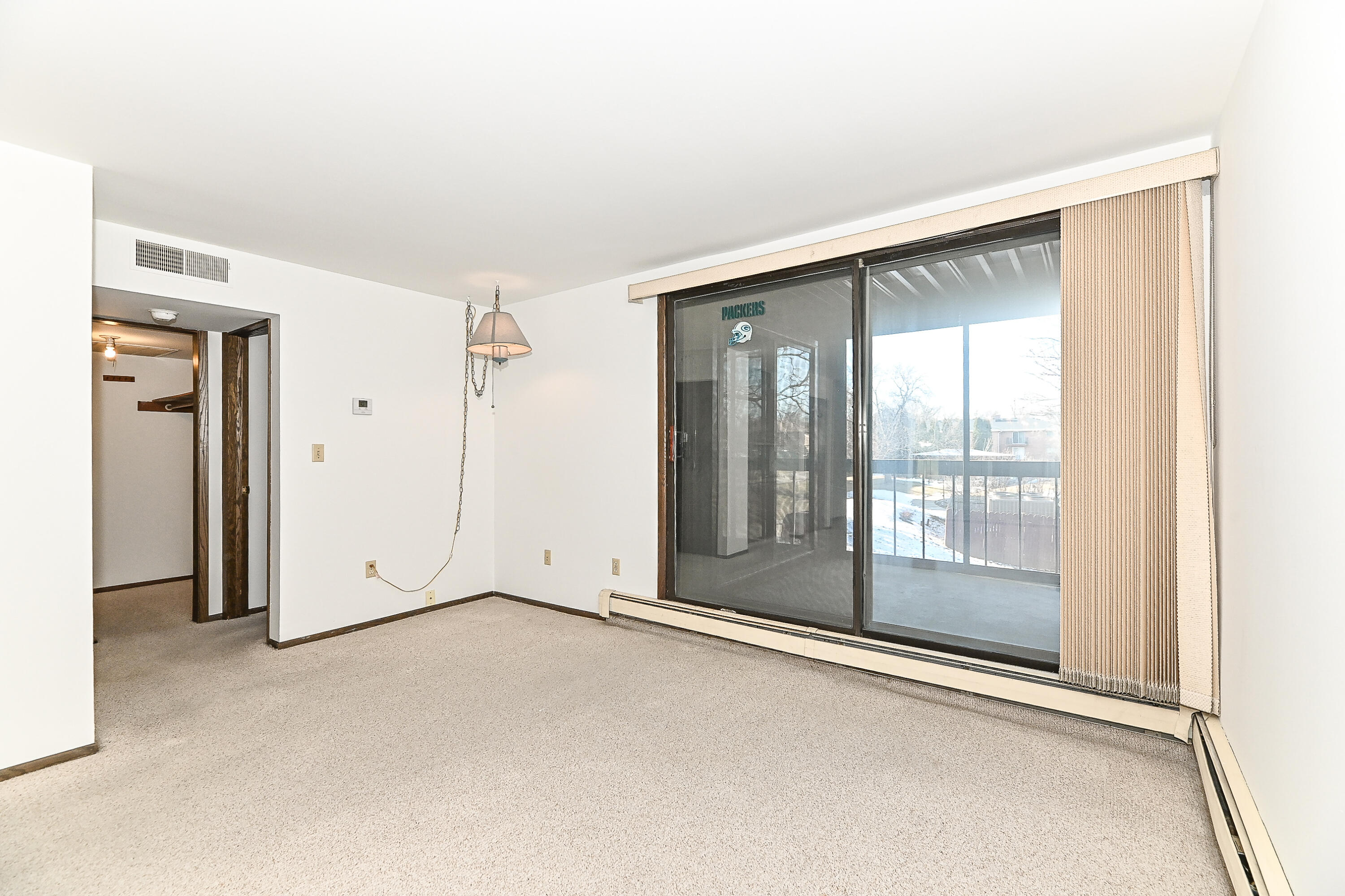 4215 North 100th Street, Unit 269 Milwaukee, WI 53222 - Photo 13 of 38 Living Room