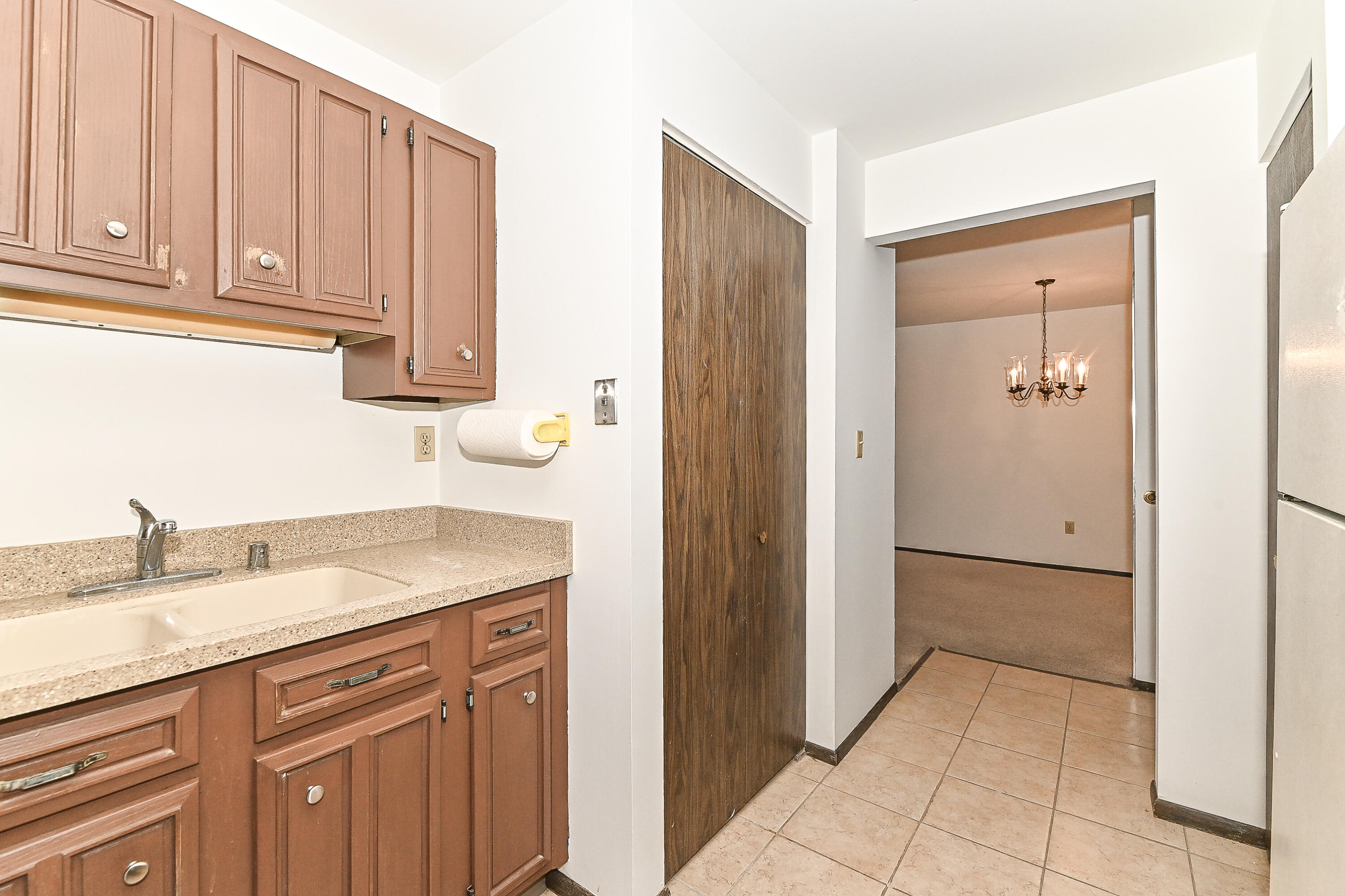 4215 North 100th Street, Unit 269 Milwaukee, WI 53222 - Photo 2 of 38 Kitchen