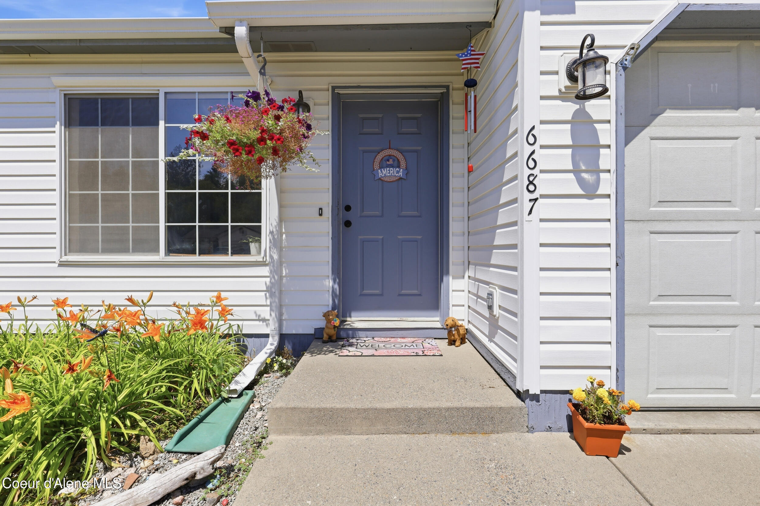 6687 Kamloops Drive Rathdrum, ID 83858 - Photo 4 of 41 Front Entry