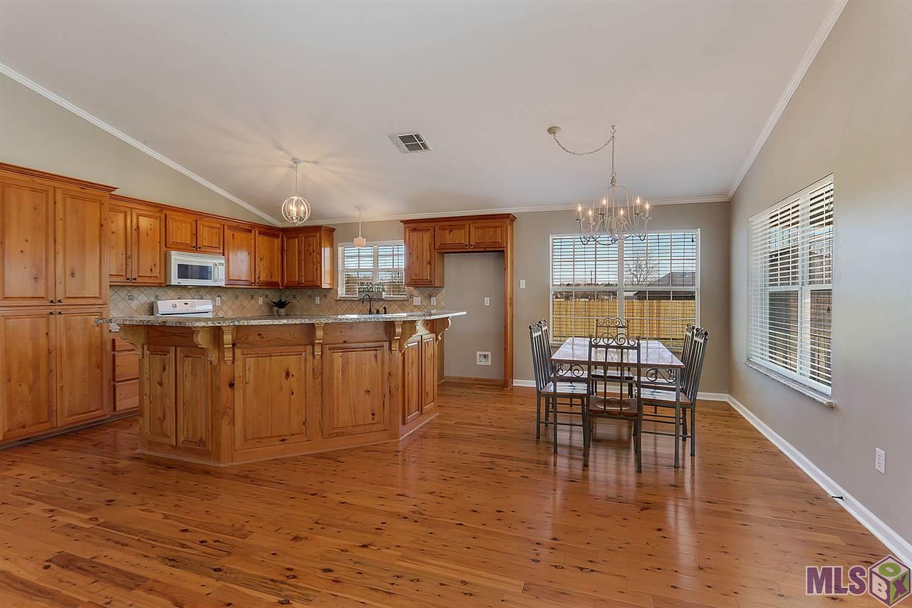 6051 Lemon Road Slaughter, LA 70777 - Photo 9 of 18 Gorgeous Woodwork!