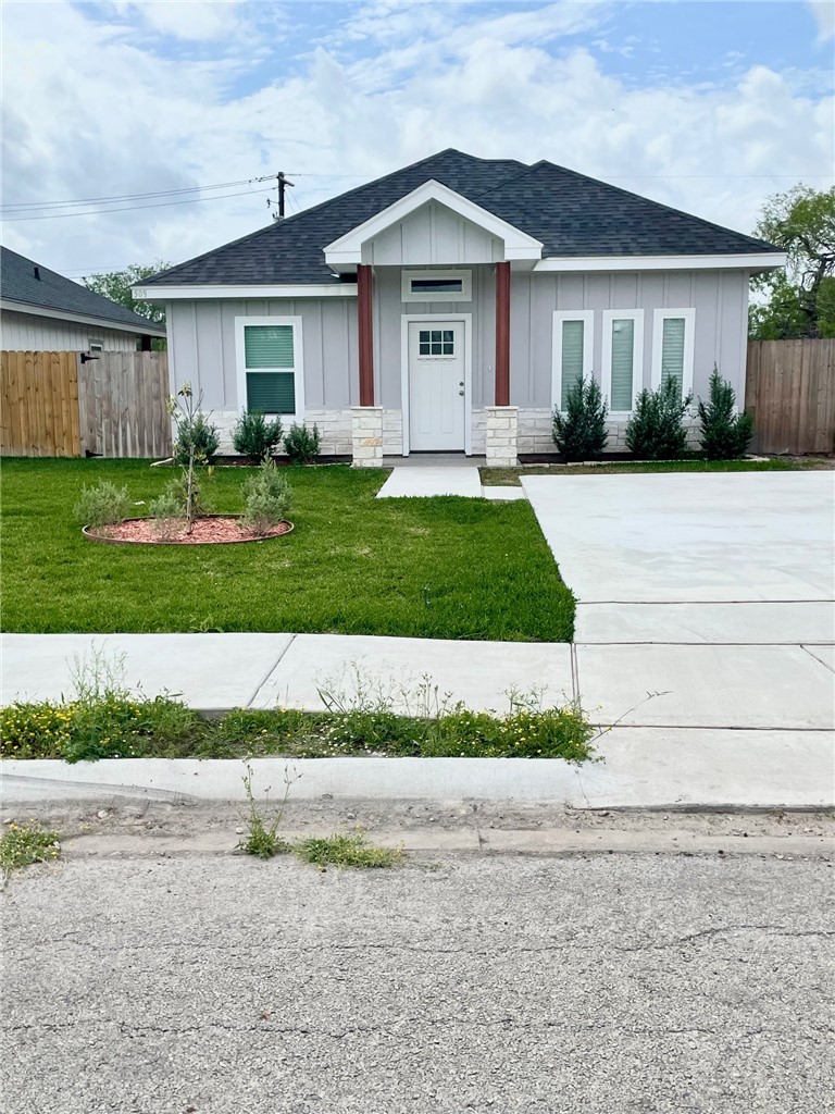 509 West Ragland Avenue Kingsville, TX 78363 - Photo 2 of 19