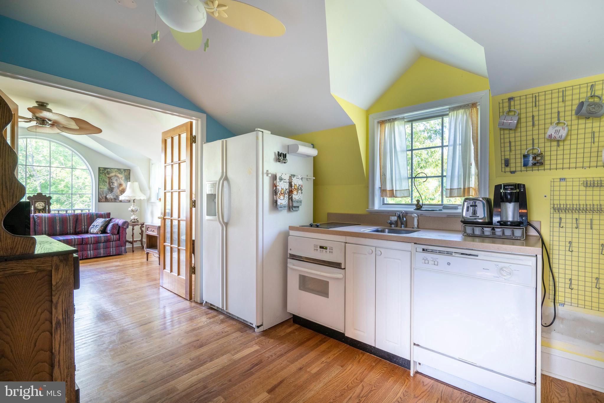 301 Midland Avenue Wayne, PA 19087 - Photo 41 of 63 In-laws suite kitchen