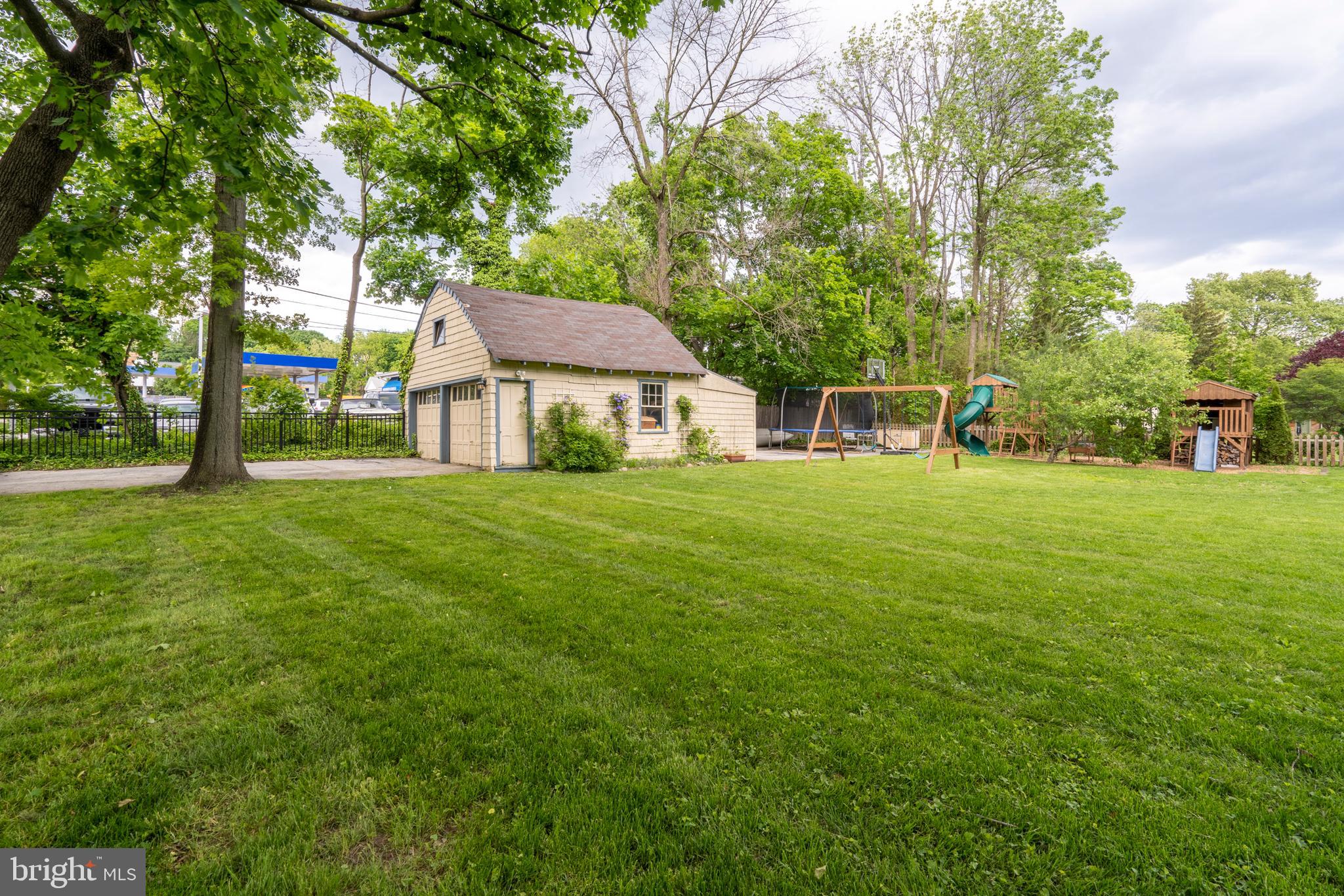 301 Midland Avenue Wayne, PA 19087 - Photo 57 of 63 Room to run