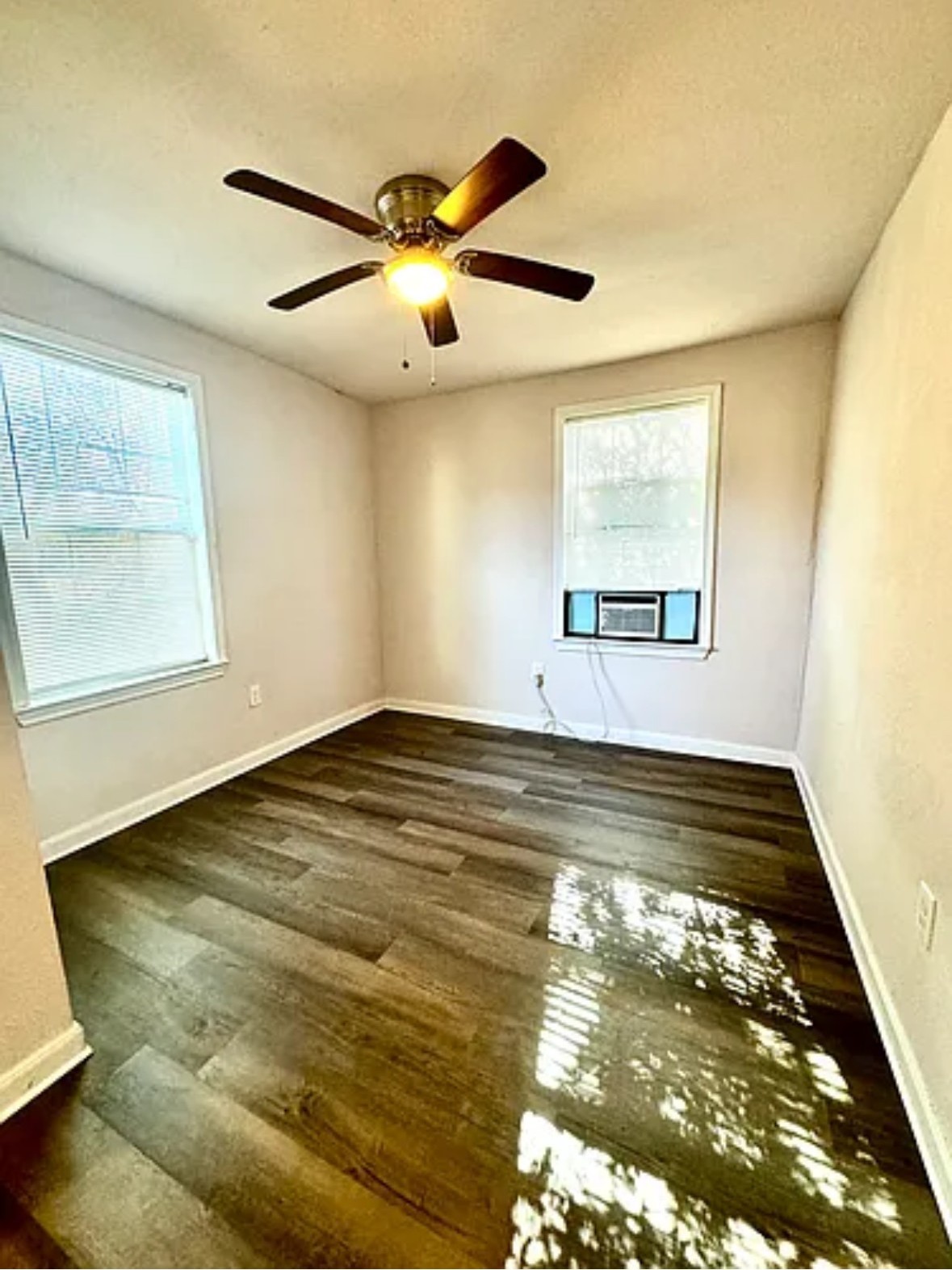 7339 Mountbatten Road Houston, TX 77033 - Photo 30 of 33 Unit C Bedroom 1