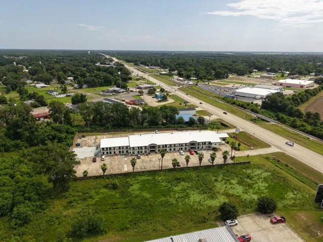 $1,750,000 | 14590 Highway 165, Kinder, LA 70648