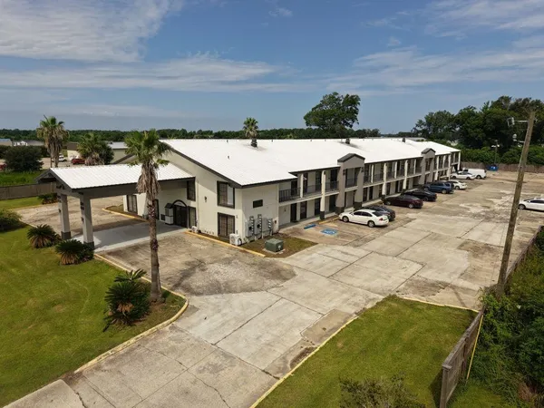 $1,750,000 | 14590 Highway 165, Kinder, LA 70648