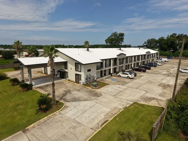 $1,750,000 | 14590 Highway 165, Kinder, LA 70648