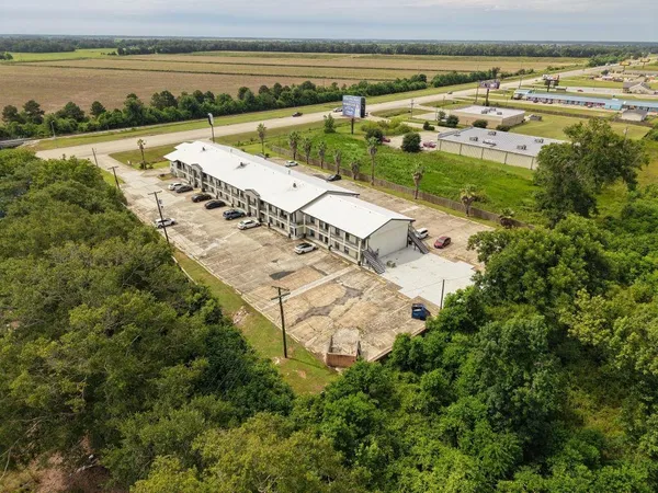 $1,750,000 | 14590 Highway 165, Kinder, LA 70648