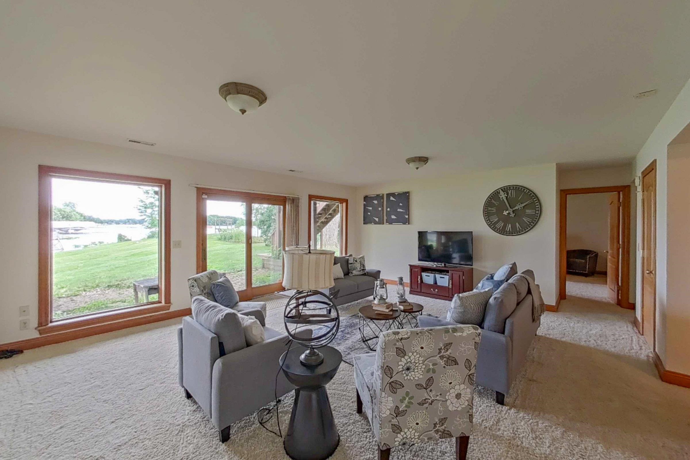 12505 Torrey Road Fenton, MI 48430 - Photo 10 of 35 50146382-a9e6a28e-04cb-4637-9c72-8dcaa1f6df57.JPG