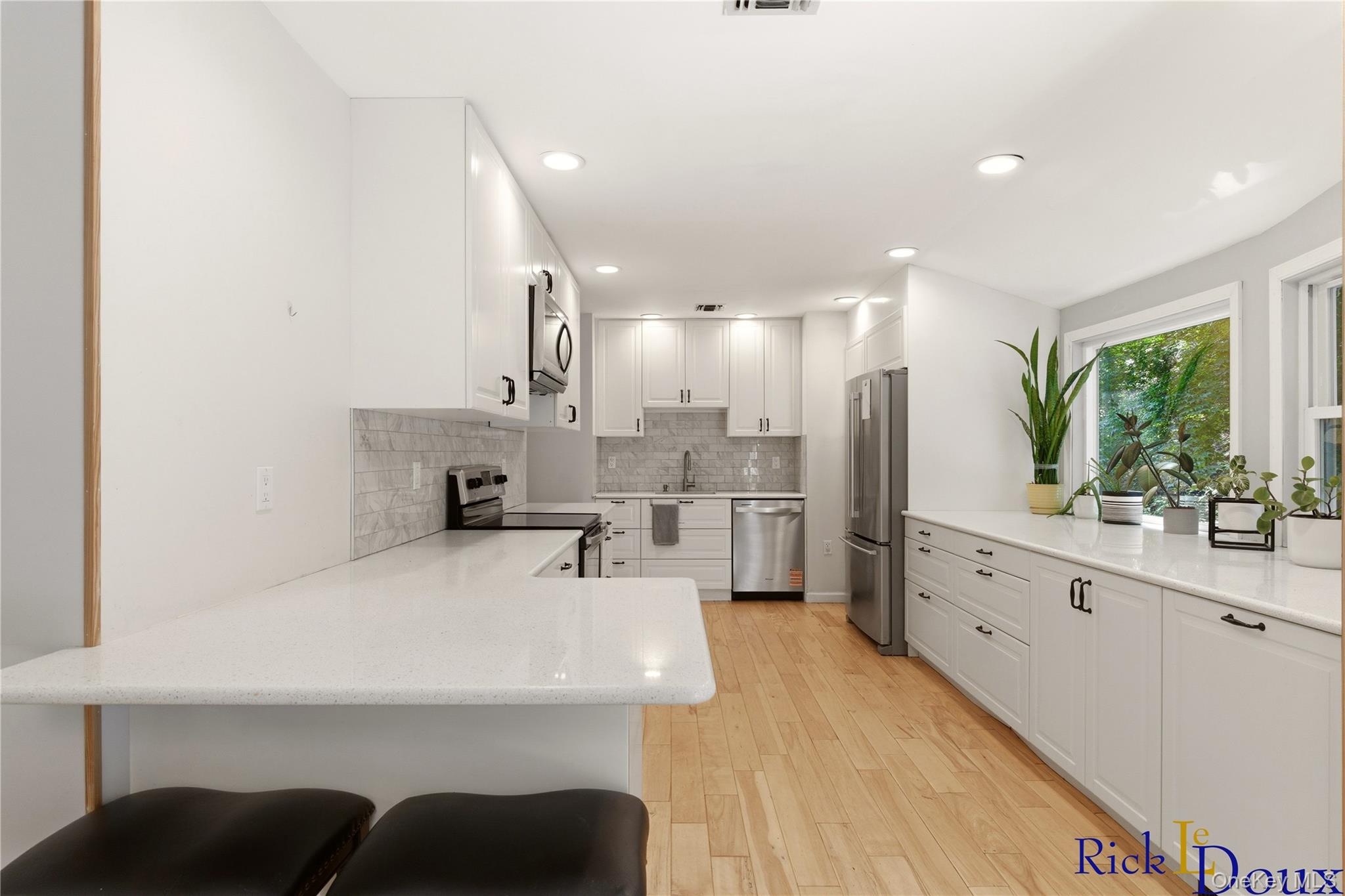 223 Old Post Road Port Jefferson, NY 11777 - Photo 10 of 30