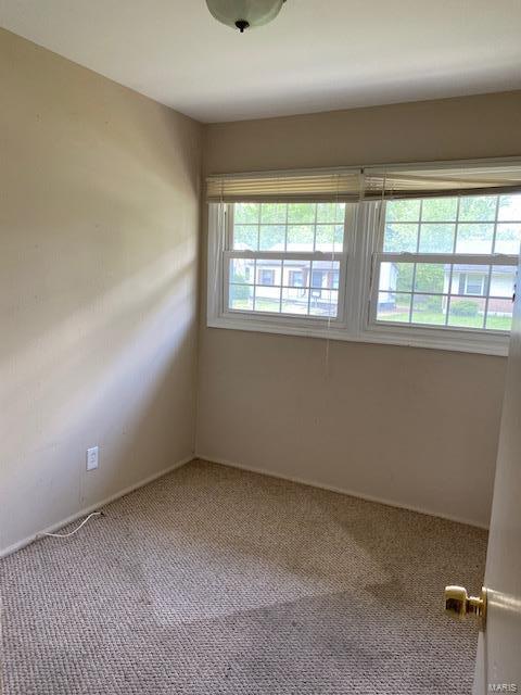 235 Estridge Road St. Louis, MO 63137 - Photo 7 of 11