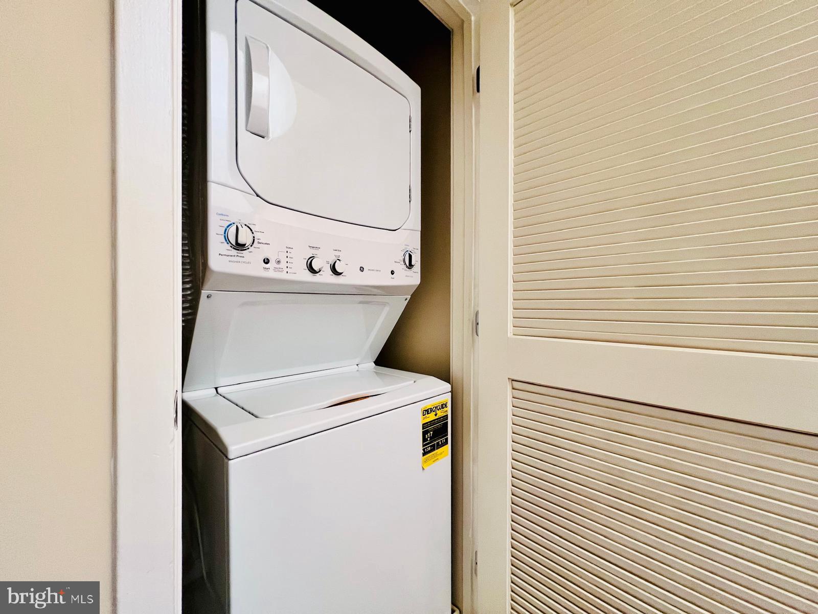 2301 Cobble Hill Terrace Silver Spring, MD 20902 - Photo 20 of 28 a utility room with dryer and washer