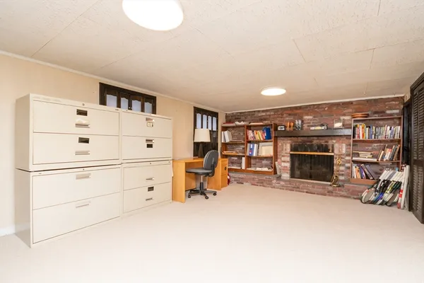 a view of a livingroom with furniture