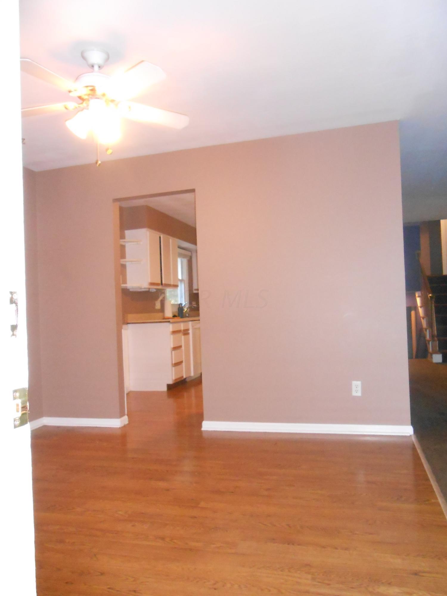 1334 Spindler Road Columbus, OH 43228 - Photo 2 of 30