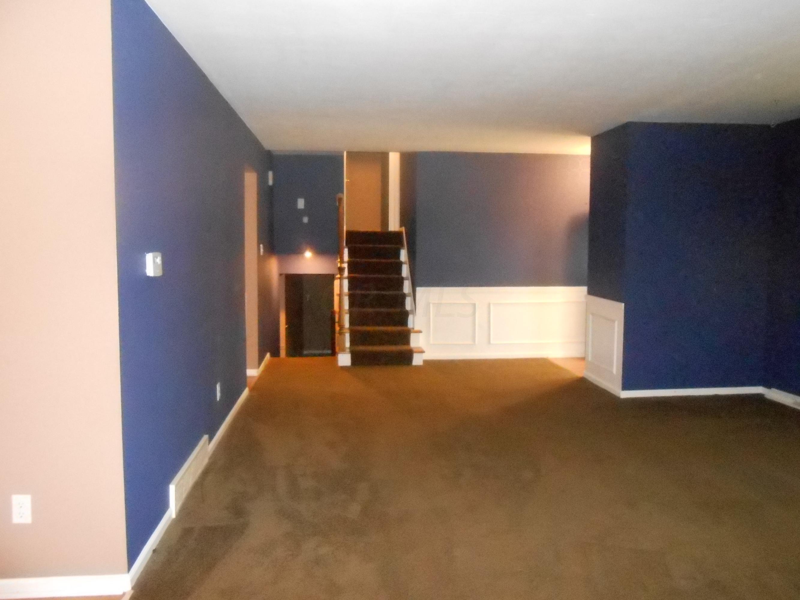 1334 Spindler Road Columbus, OH 43228 - Photo 3 of 30