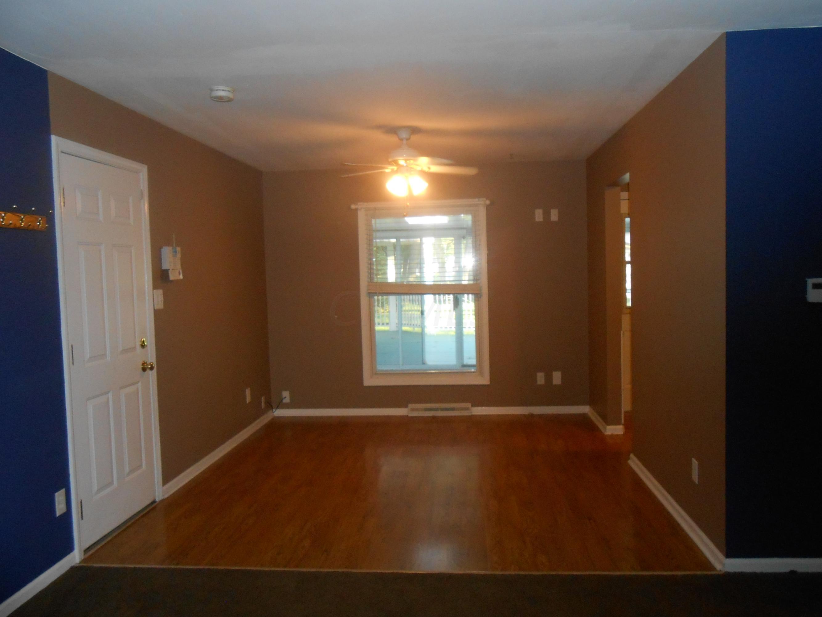 1334 Spindler Road Columbus, OH 43228 - Photo 4 of 30