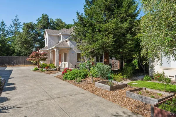 $1,265,000 | 814 Cobbler Lane, Petaluma, CA 94952