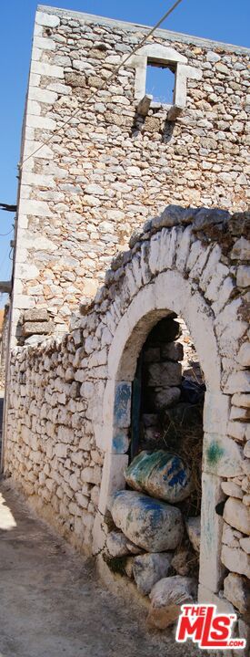 1 Camares Kythira Greece undefined, undefined 80100 - Photo 2 of 4 a close view of sink