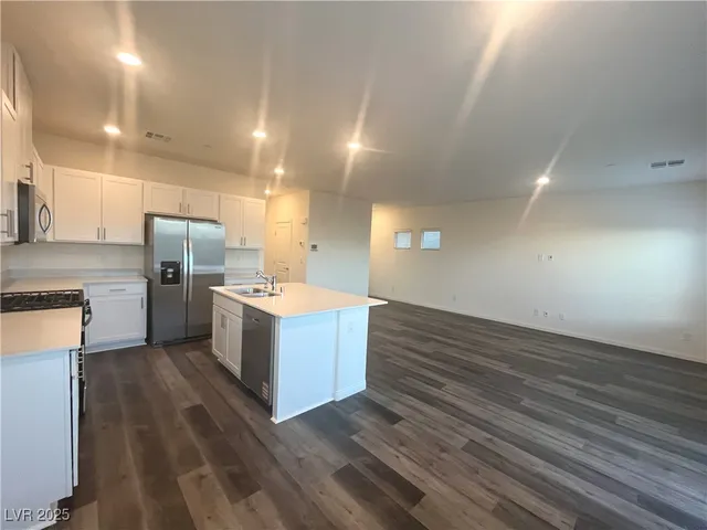 $2,200 | 510 Golden Cardinal Avenue, Henderson, NV 89011