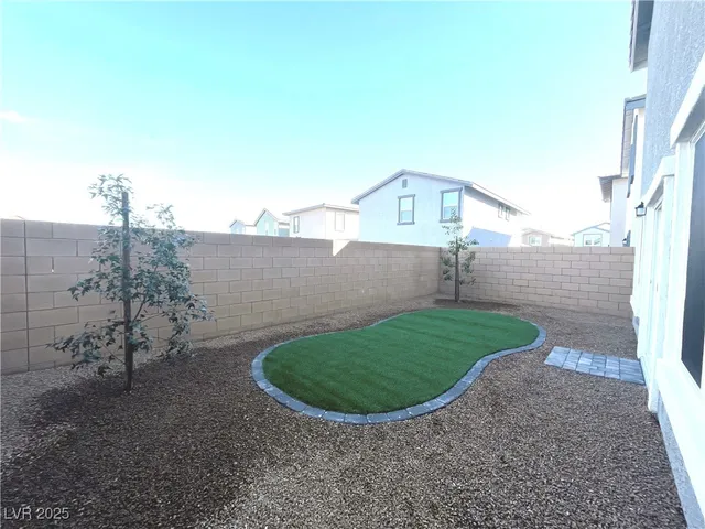$2,200 | 510 Golden Cardinal Avenue, Henderson, NV 89011