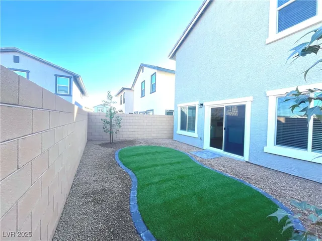 $2,200 | 510 Golden Cardinal Avenue, Henderson, NV 89011