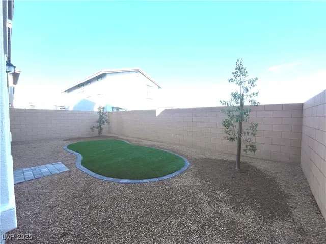 $2,200 | 510 Golden Cardinal Avenue, Henderson, NV 89011