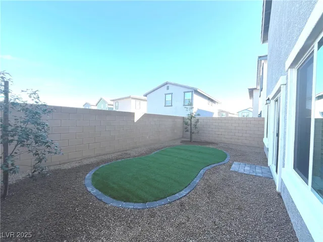 $2,200 | 510 Golden Cardinal Avenue, Henderson, NV 89011
