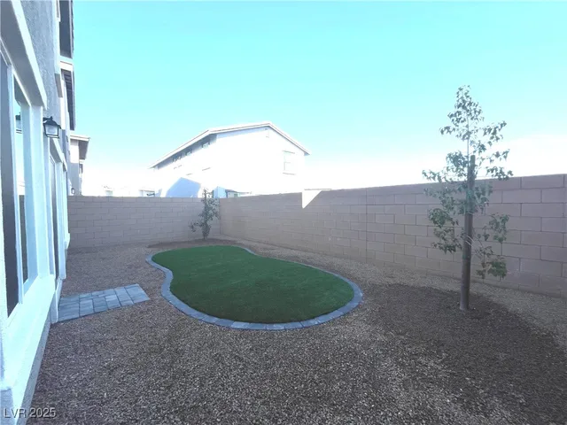 $2,200 | 510 Golden Cardinal Avenue, Henderson, NV 89011
